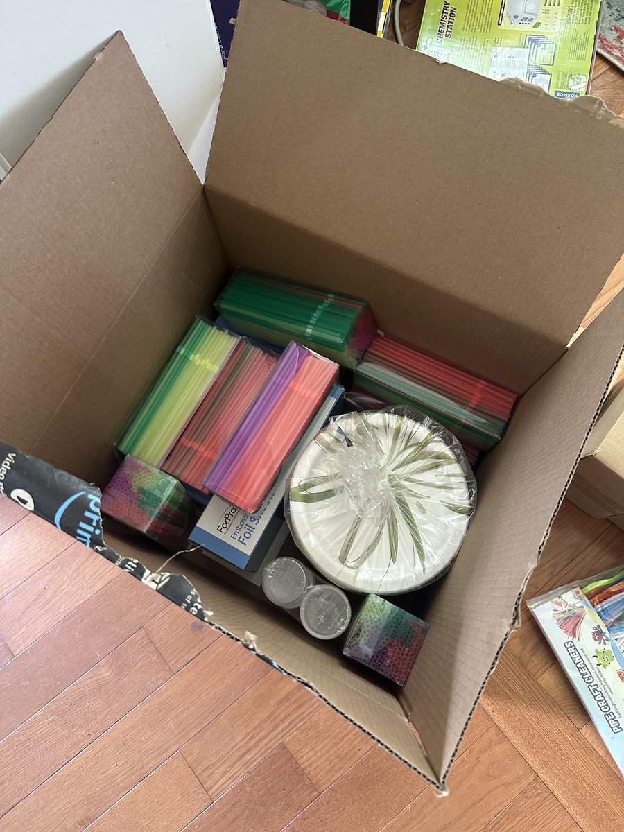 MrsScienceof6th's tweet image. Wow! So thankful for 2 donors who got so many of my 10 days of stem items! 
I have a few more things left I’d be so grateful to finish up so I can start sorting and prepping our 10 day count down! 
About 23  days to go! 

amazon.com/hz/wishlist/ls…

#stem #science #middleschool
