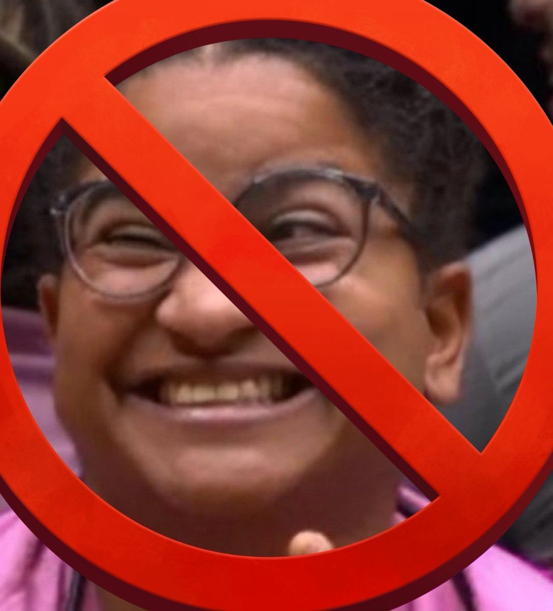 Nunca vim aqui dizer sobre a Tia Milena, mas ela passou de todos os LIMITES possíveis. Me dê licença :

Tia Milena jogou sujo desde o início, traiu, manipulou e agora mostra de vez quem realmente é. Quem acompanha sabe! 
Traidora sim, e sem vergonha nenhuma disso. 

#BBB26