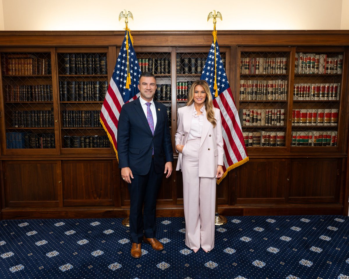 Image for the Tweet beginning: Great to join @FLOTUS this