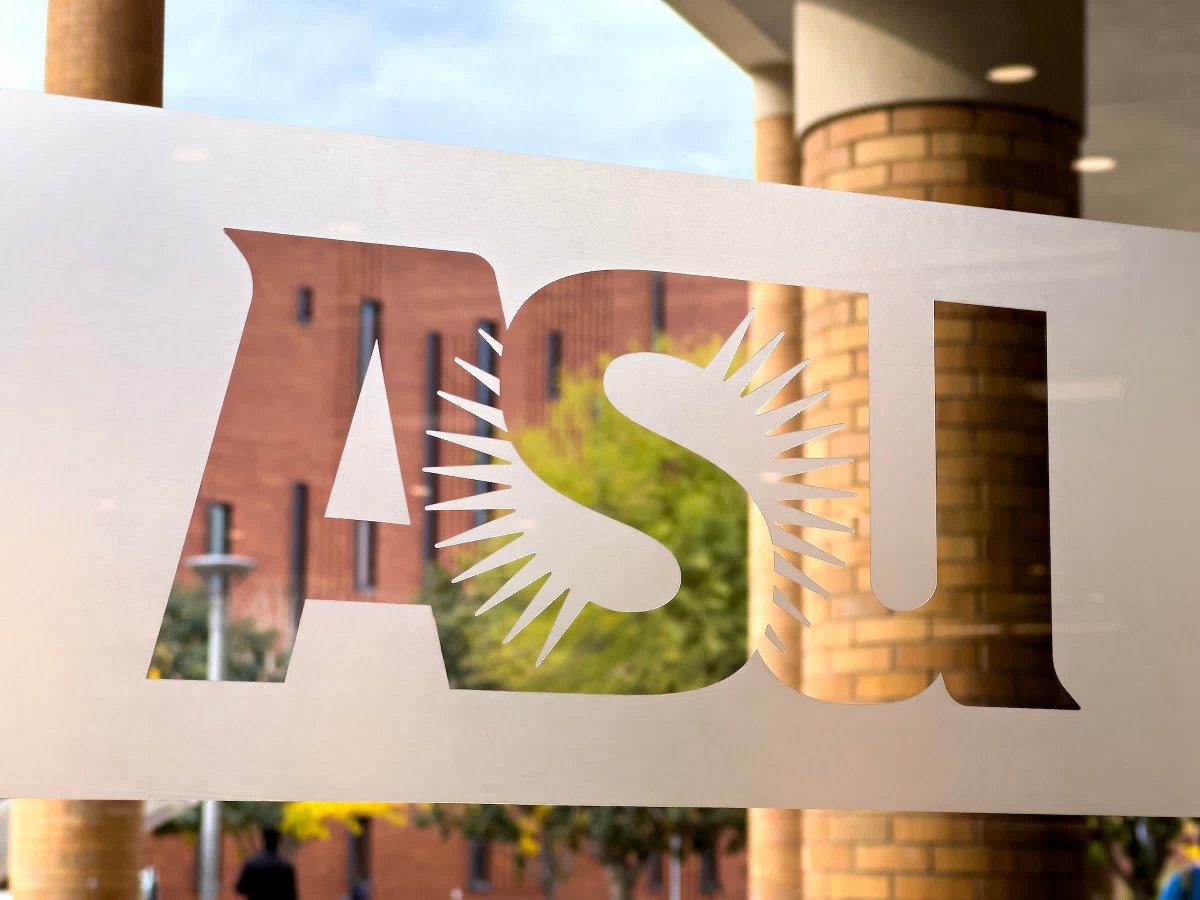 WPCareySchool's tweet image. Up six spots! W. P. Carey's Full-time #MBA is now No. 29 nationally, with grads ranking No. 40 for salaries. tinyurl.com/jppz3m4c #ASU #HigherEd