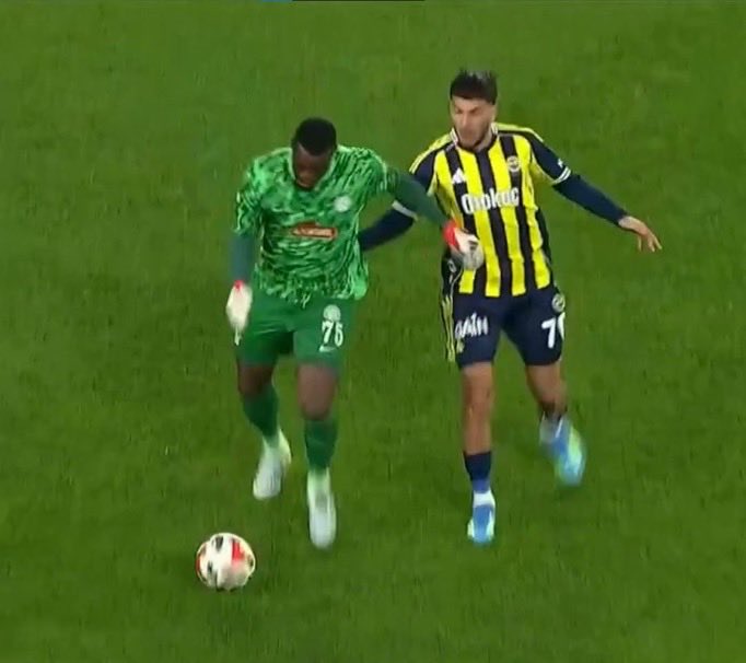 1907_PLUS tweet media