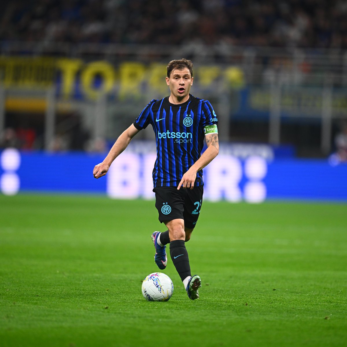 Inter's tweet photo. Questa sera ©️ https://t.co/XPwwOssGhd