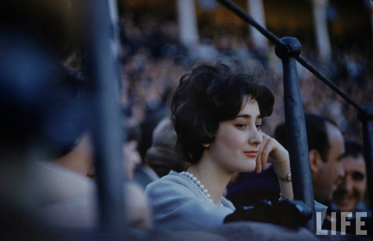 miguelmsh15's tweet photo. Mujeres en la Feria de Sevilla (1959) https://t.co/2ZIrFBJplx