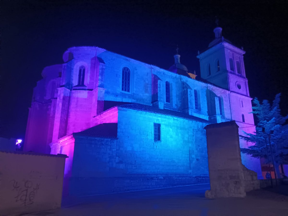 TurismoCigales's tweet photo. Hoy 17 de abril la Iglesia de Santiago Apóstol de Cigales se iluminará de azul por el Dia de la Concienciación sobre el autismo uniéndose así el Ayuntamiento de Cigales a la iniciativa Mundial Light It Blue que iluminará en este color los principales monumentos del mundo. https://t.co/Do6ghxJaSk