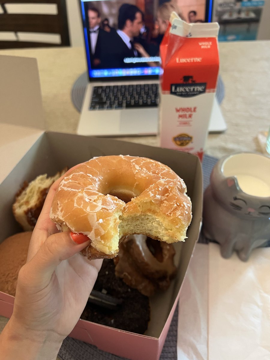 Molly 🧛‍♀️ tweet media