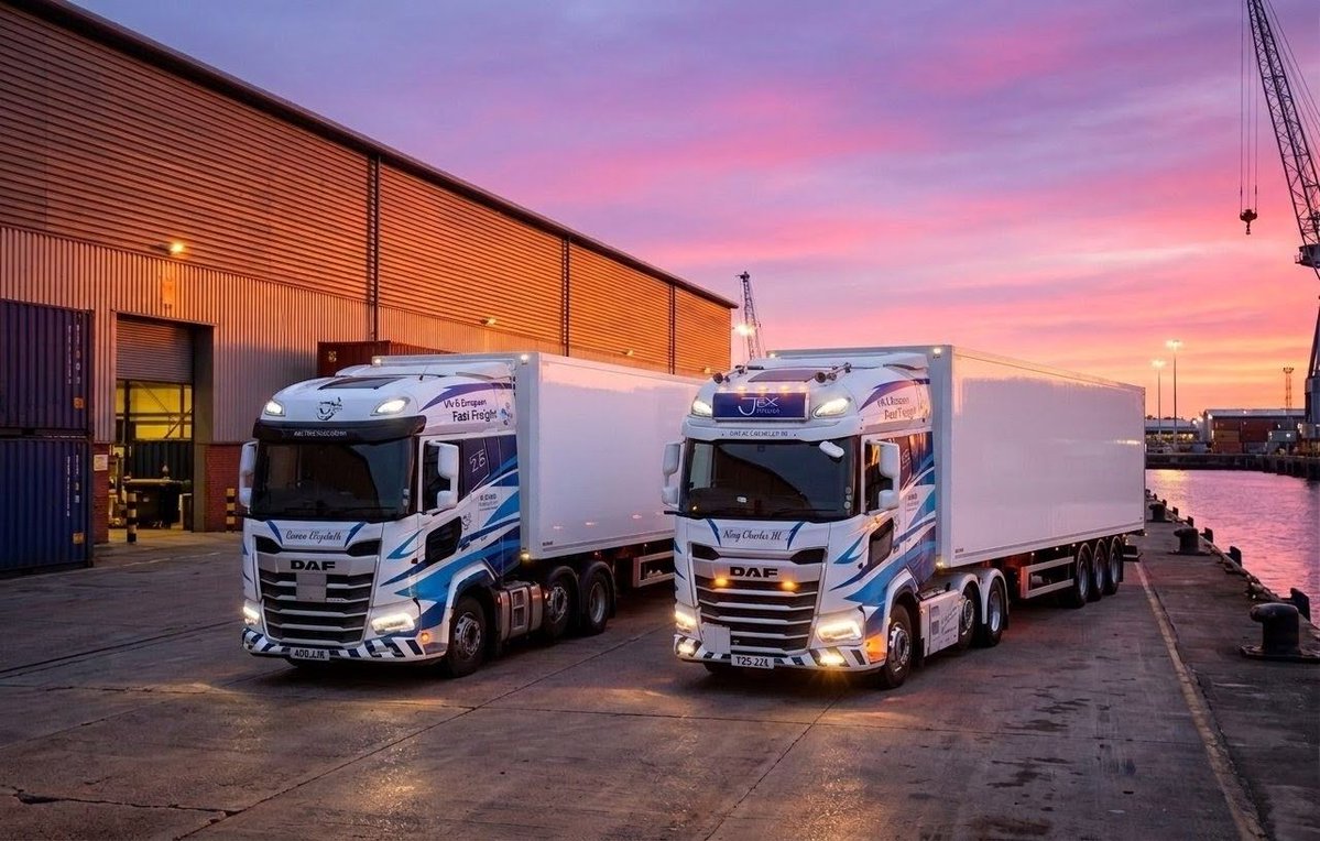 DAFTrucksUK's tweet image. The sun sets on another working week. 🌇

📸 Joshua Bissell | @JJXLogistics 

Show us the best photos of your DAF.

#Trucks #Trucking #Truckers #FridayFeeling