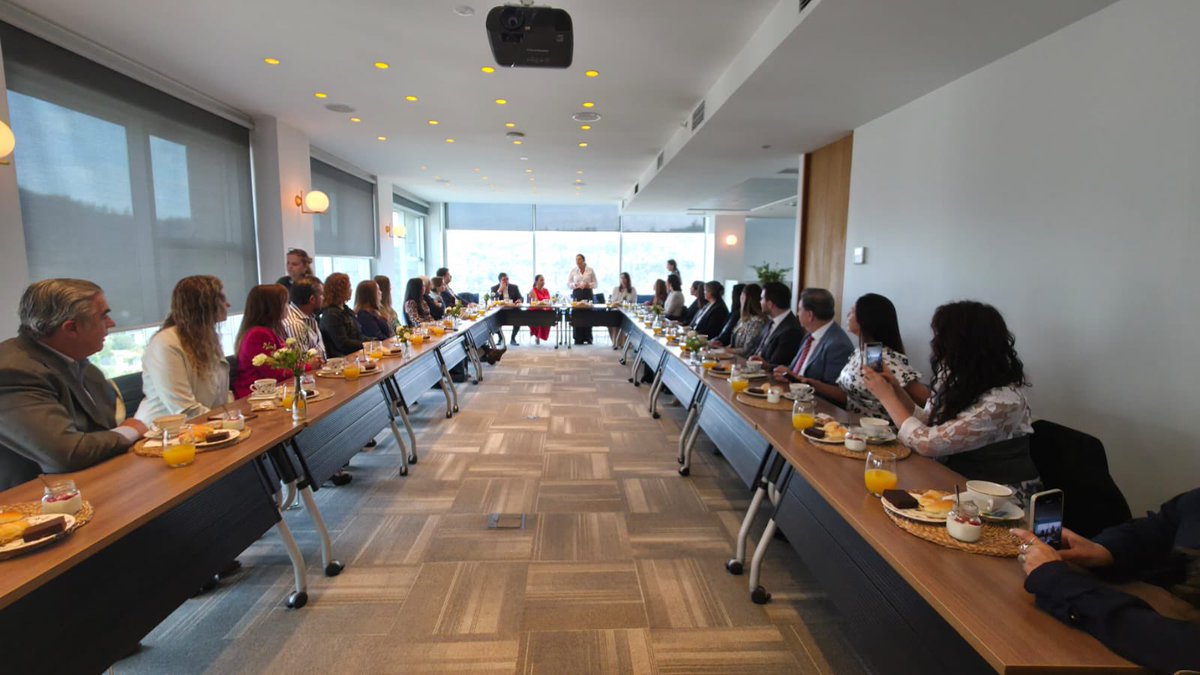 Embajada del Ecuador en Chile tweet media