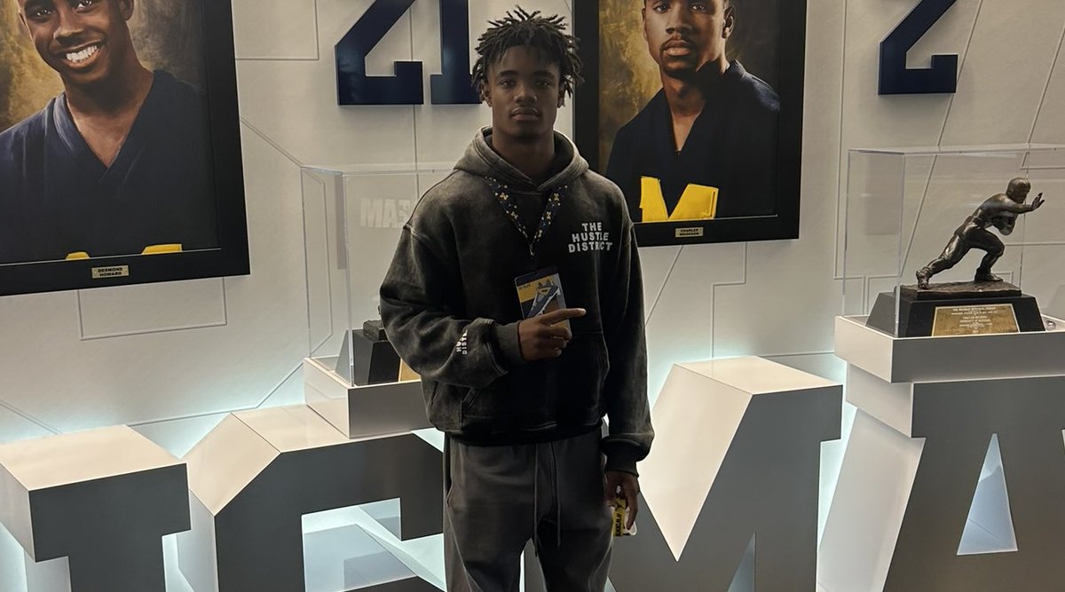 BriceMarich's tweet image. #Michigan makes a huge impression #Georgia five-star CB commit Donte Wright (@DonteWright_11); eager to return for OV in June (VIP)

"What stood out about the trip was how cool Coach Whitt is and how he really wants me in Ann Arbor."

247sports.com/college/michig…