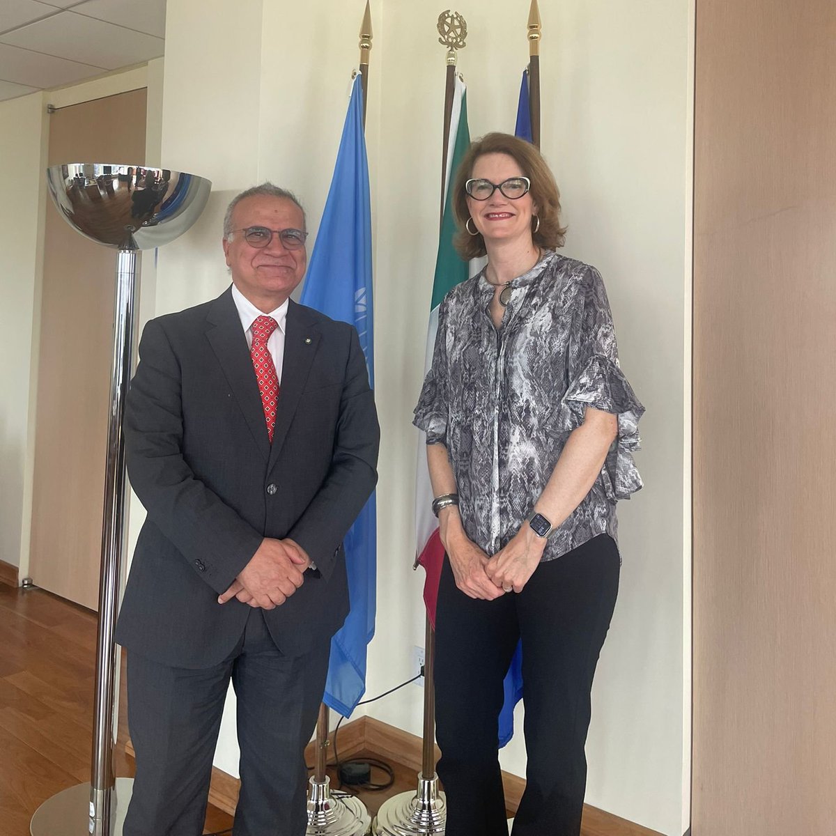 ItalyUN_NY's tweet image. Amb. @margiodi 🇮🇹 glad to meet with @Lisa_Doughten, Director @UNOCHA, and to reaffirm #Italy’s strong and wide-ranging commitment to the #humanitarian agenda.

The newly published #JPO Italian Programme 25/26 includes 2 additional positions within #OCHA respectively in #Istanbul