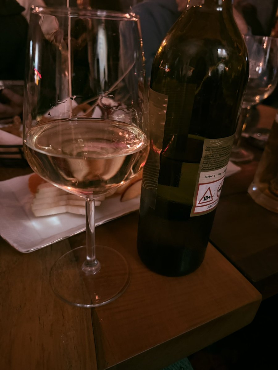 Lady_shark_Rusalka tweet media