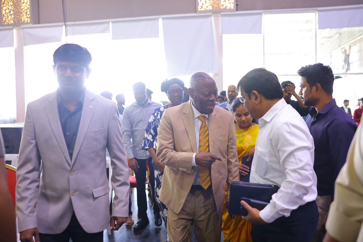 Pastor William F. Kumuyi tweet media