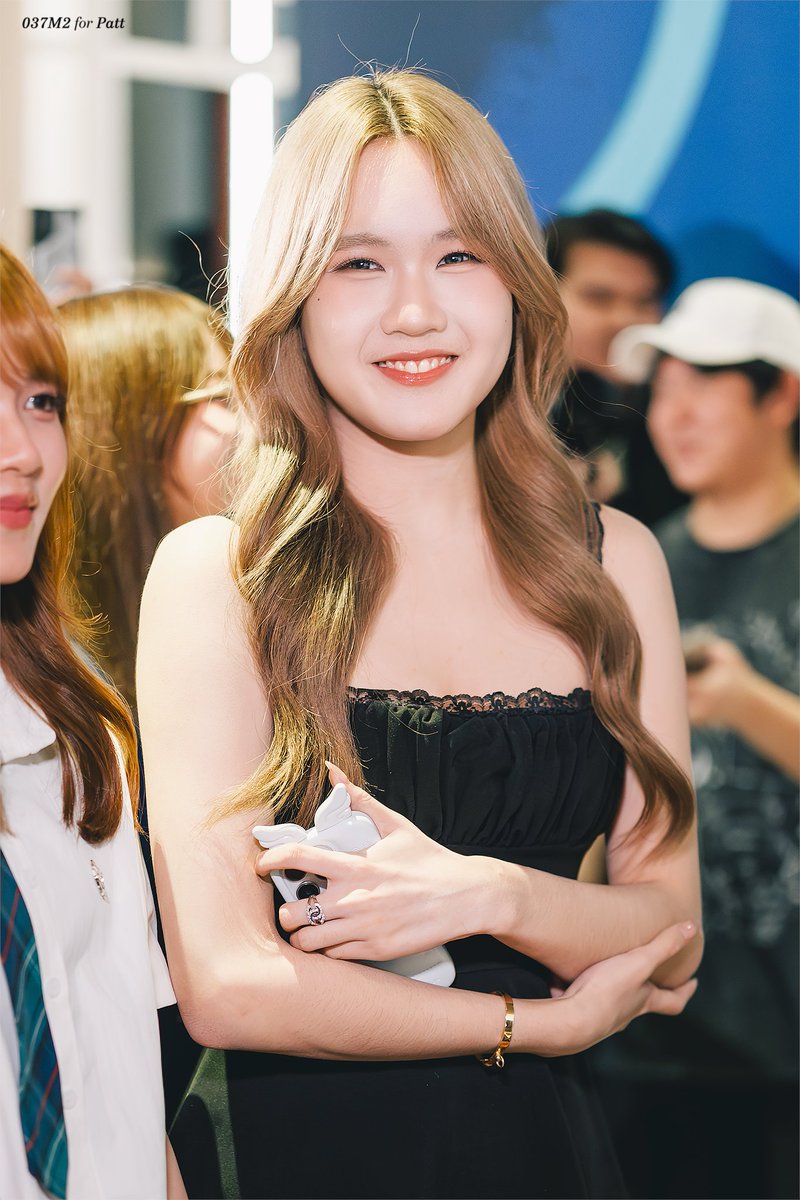 037_m2's tweet image. ยอดนักสืบจิ๋วโคนัน ตอน ปริศนาน้องแพทตกสวรรค์ 🫠 (2)

[260417] Patt BNK48 @ Gala Premiere "ยอดนักสืบจิ๋ว โคนัน ปริศนานางฟ้าตกสวรรค์" , SF World Cinema, centralwOrld.
#PattBNK48
#BNK48
#037M2