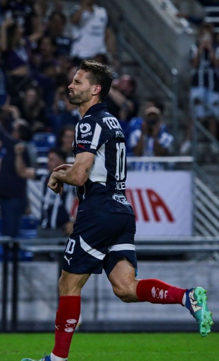 te extraño <a href="/SergioCanales/">Sergio Canales</a>