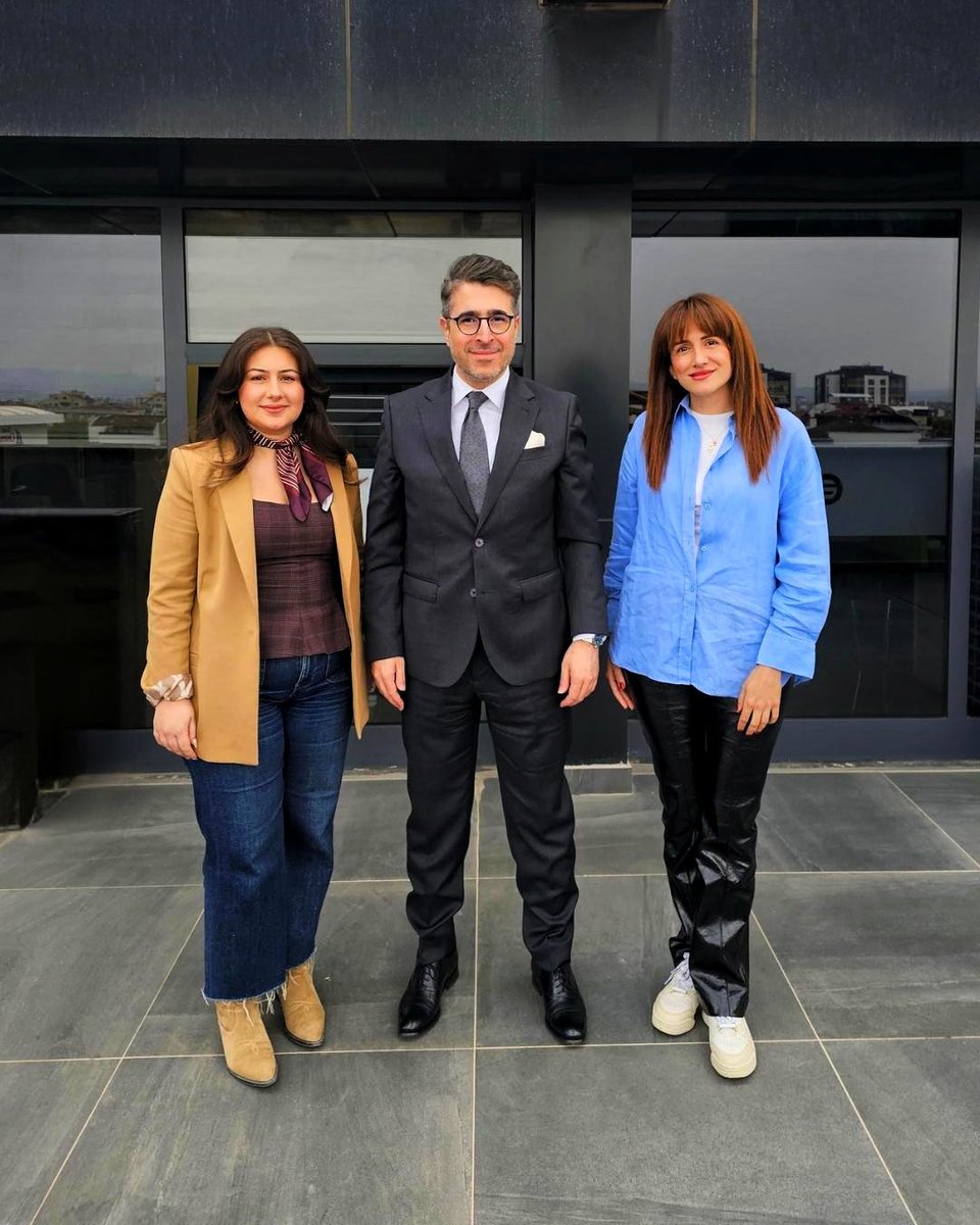 Junno Creative Works Kurucusu, Tasarımcı Ece Akbarut ve değerli arkadaşım Av.Yağmur Sezgin Hoş'a nazik ziyaretleri için teşekkür ederim.

#BilenPatent #bursa #tasarım #hukuk #İşZiyareti