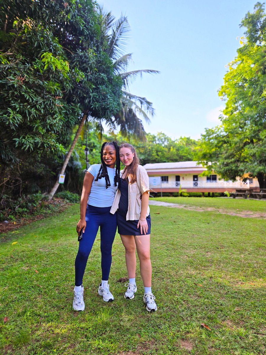 Ife_musiq's tweet image. The Most Fun day! 💜🦅 #hiking