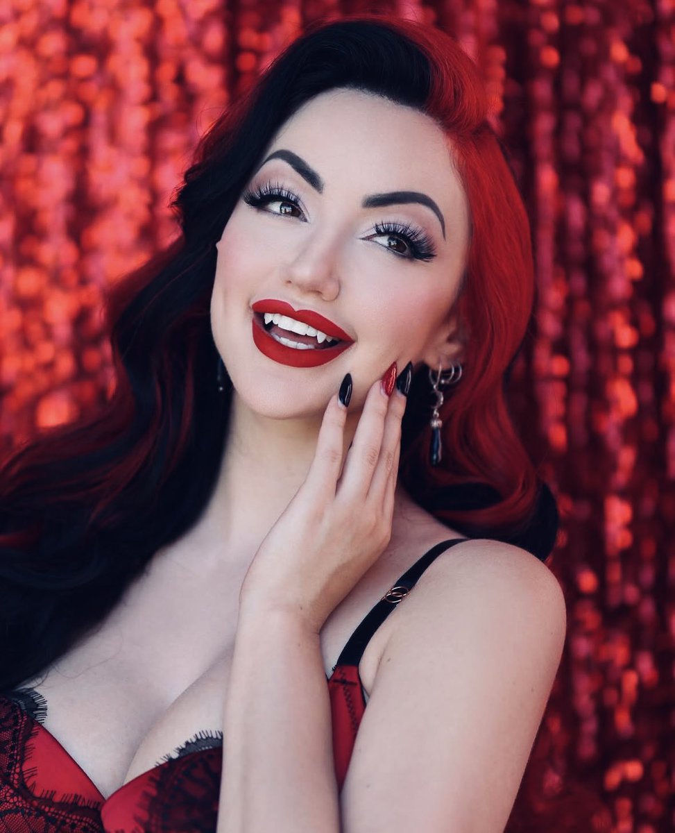 FangsAreFeared's tweet photo. The sexiest curve on your body is your smile, so be sure to go ahead and flaunt it! 🫦 https://t.co/JoBn7JAspC