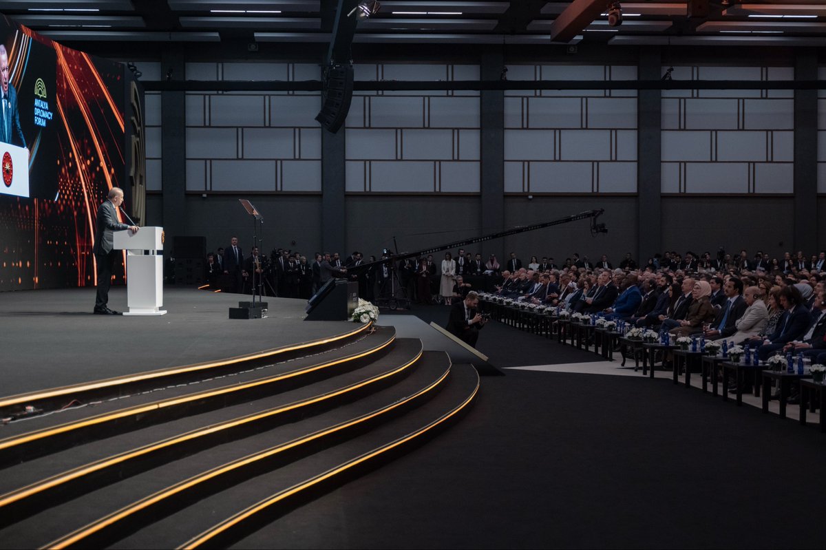 الديوان الأميري tweet media