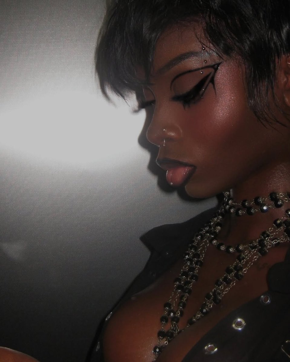 pop vibes tweet media