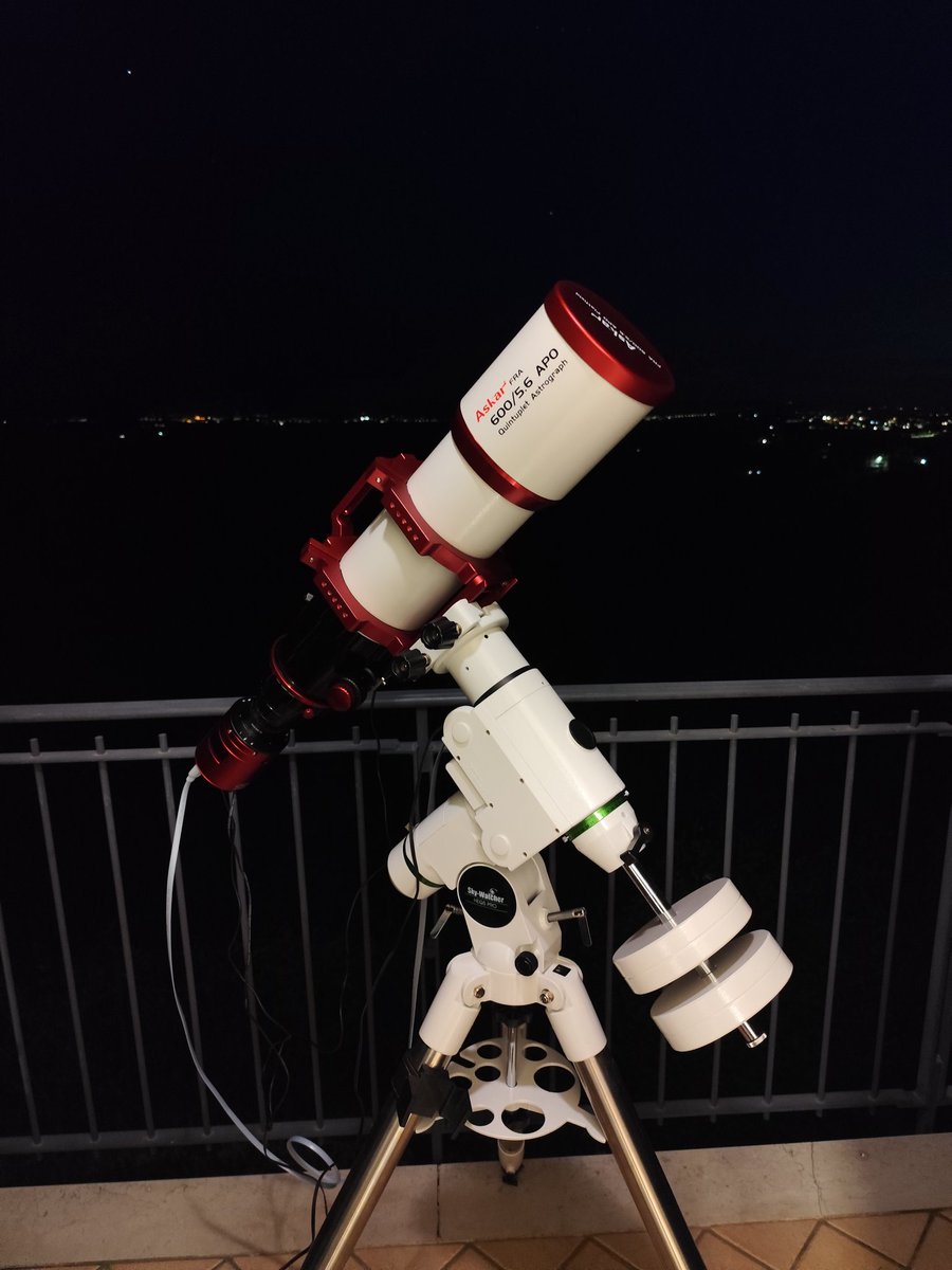 Tutto pronto per una nottata di astrofotografia!
Questa sera si punta alla catena di Markarian, una parte del grande ammasso di galassie della Vergine, oggetti situati ad oltre 50 milioni di anni luce dalla Terra! 🙂👍