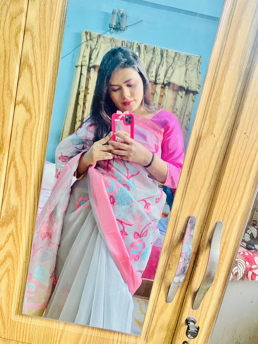 Shroddha_K's tweet photo. https://t.co/IaPho6A7hM