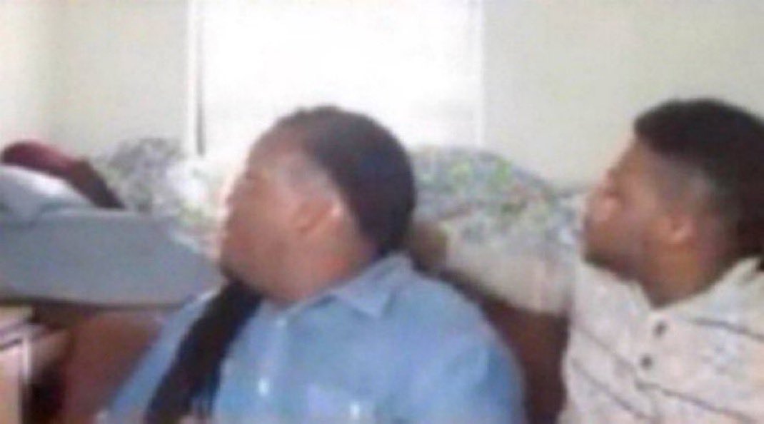 Ariana granola tweet media