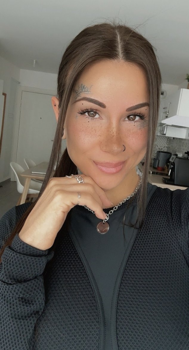 Lara ✨ tweet media