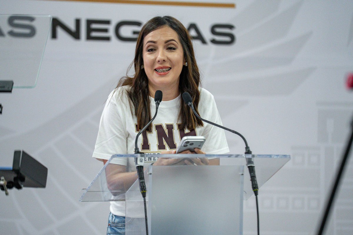 Ecología e Imagen Urbana presenta resultados de actividades y lanza programa TNH PET

Piedras Negras, Coahuila.- El alcalde Jacobo Rodríguez encabezó la Conferencia Matutina, donde la dirección de Ecología e Imagen Urbana presentó el informe de resultados mensual, además de