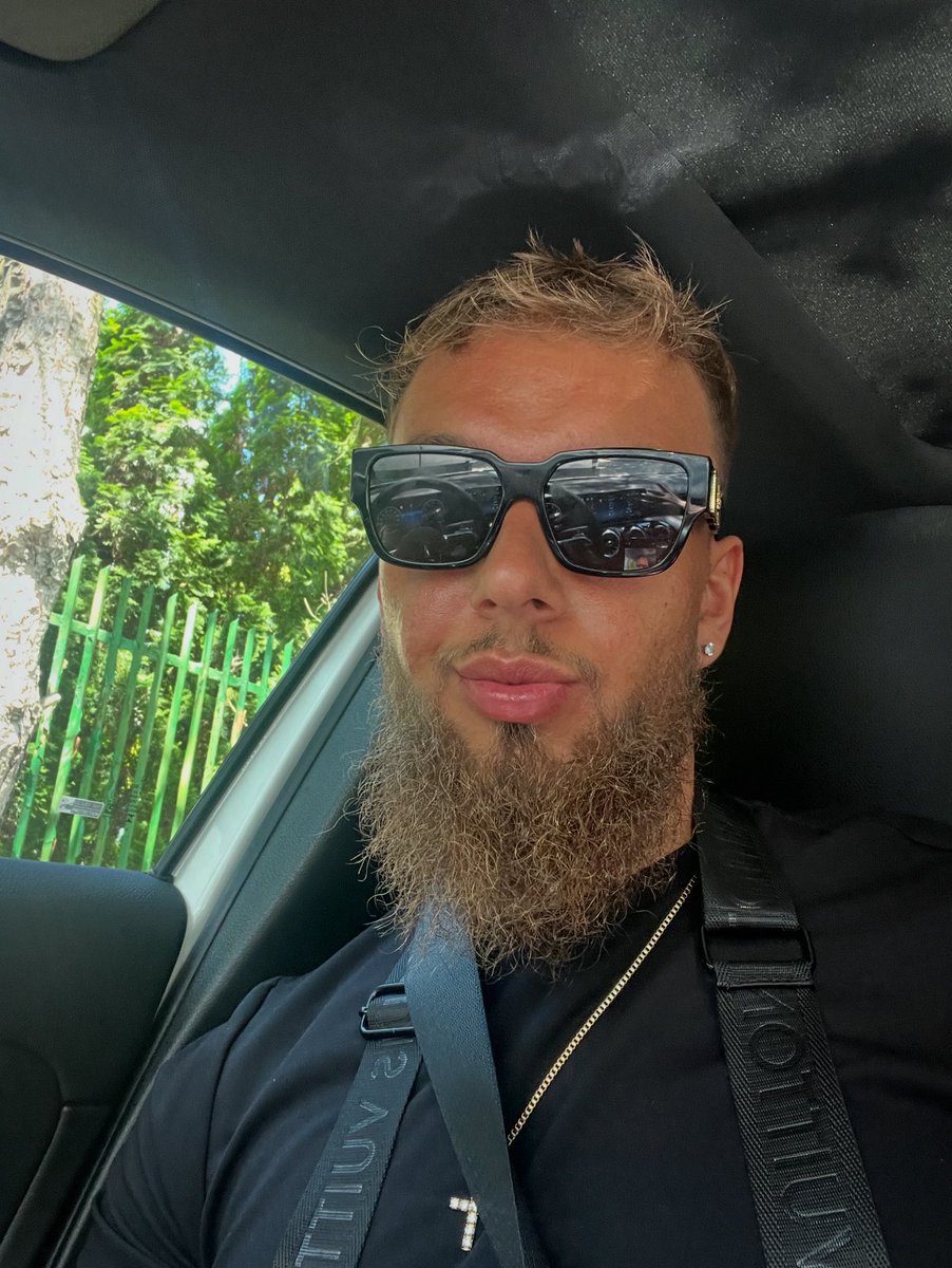 Krystian tweet media