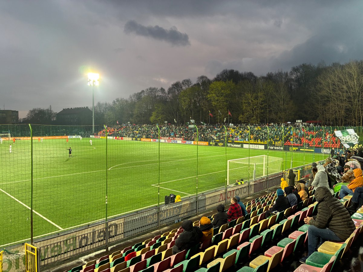 Ash_6899's tweet photo. Zalgiris Vilnius 1-1 Banga Gargzdai. Country 51 ticked in a downpour but worth it for the vibes from the fanzones and Zalgiris Ultras. Shout out to the Banga away end. #groundhopping https://t.co/lbWBYGH3HC
