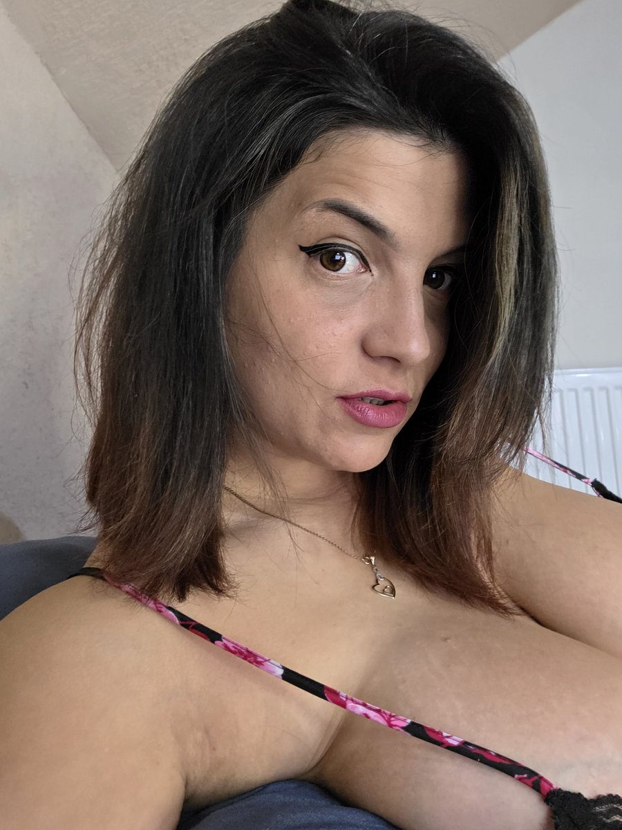 curvyana's tweet image. Im onlinee @CamAngelsLive2 @Cum_Flirt @cb_explorer @CBwebcams @LiveCamBabes @CamGirlWars #camangels2 #online