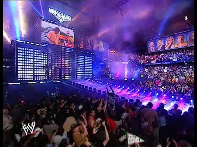 Osva2046's tweet photo. @Mariano84537 @LuigiWrestling nostalgia en qué sentido? si lo comparas con el de wrestlemania 22, este stage es un paraíso https://t.co/MnINy3IqjJ