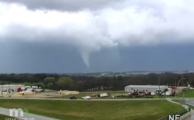 AlgaeOyster0607's tweet image. Another tornado is on the ground south of Rochester, Minnesota, in Marion. #Minnesota #RochesterMN
