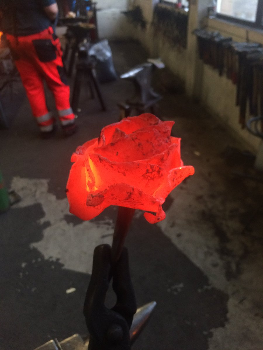 Halvblodsprinsen100 tweet media