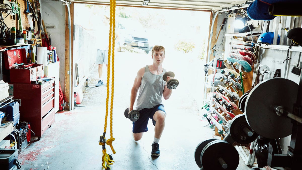 FitnessHacks101's tweet photo. Lifting weights at home? Avoid these 5 common mistakes that could be holding back your progress! Check out the full list and make every rep count: https://t.co/xvAdLwSpYQ
#HomeWorkout #StrengthTraining #FitnessTips #WorkoutSmart #NoExcuses #GetFit #Wellness #HealthyLifestyle #Exercise #FitFam #FitnessMotivation #WorkoutRoutine #StayActive #FitnessJourney #AthomeFitness