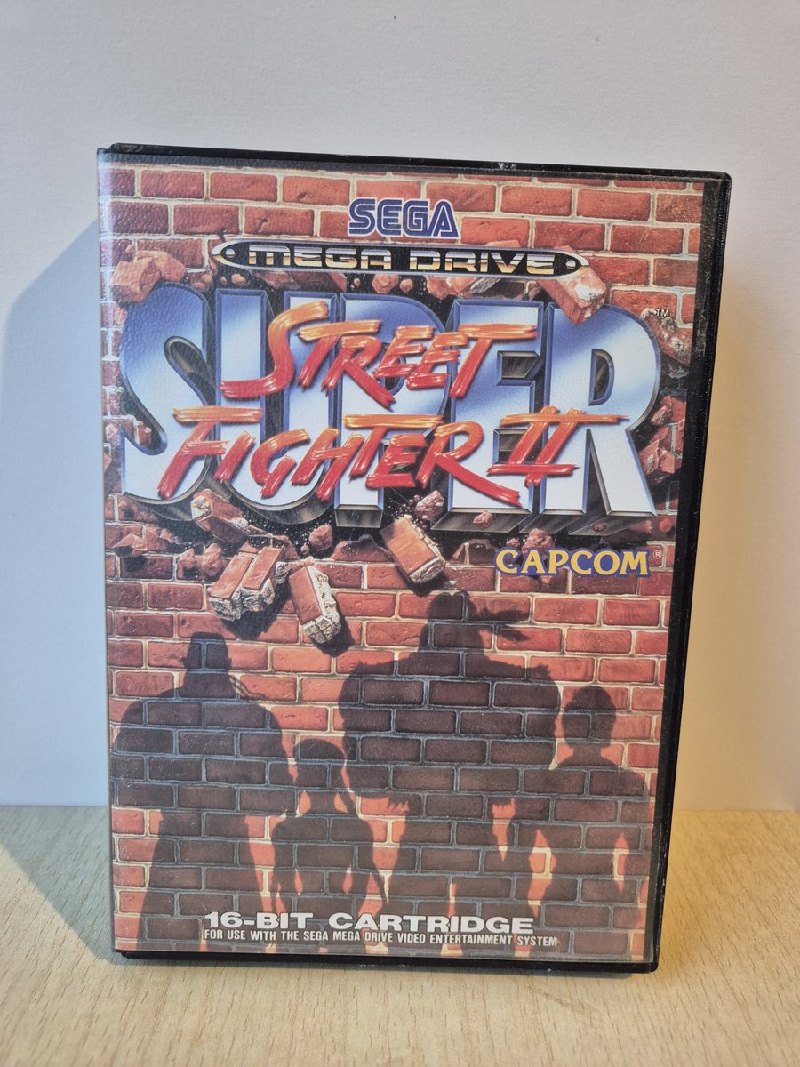 MrTomFum's tweet image. Fresh new get today. Been after it for awhile but most of them have no manual. £30 later jobs a gooden. Wouldn't mind the blue spine version as well at some point  #superstreetfighter2 #segamegadrive