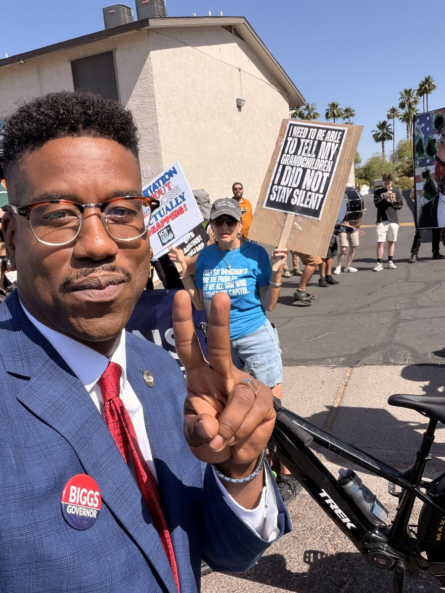 R.C. Maxwell 🇺🇸 tweet media