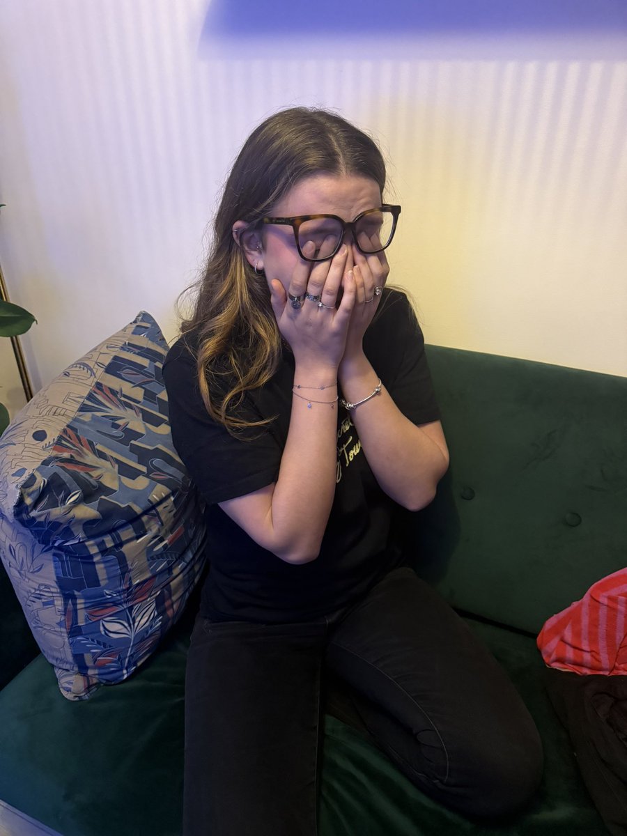 violaine_tv's tweet photo. i’ll never get over it… what do you mean ??? @oliviarodrigo ily forever https://t.co/qsgkTSEhIy