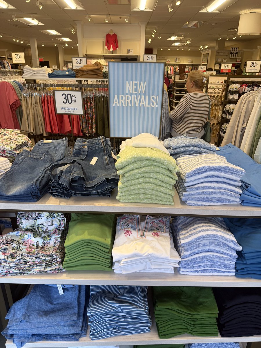OutletGburg's tweet image. Strolling. Shopping. Dining. Exploring. Discover perfect spring outfits for every itinerary on sale now at Talbots Outlet ☀️🛍️🌼

#gettysburgoutlets #gettysburg #springstyle #sale #outletshopping