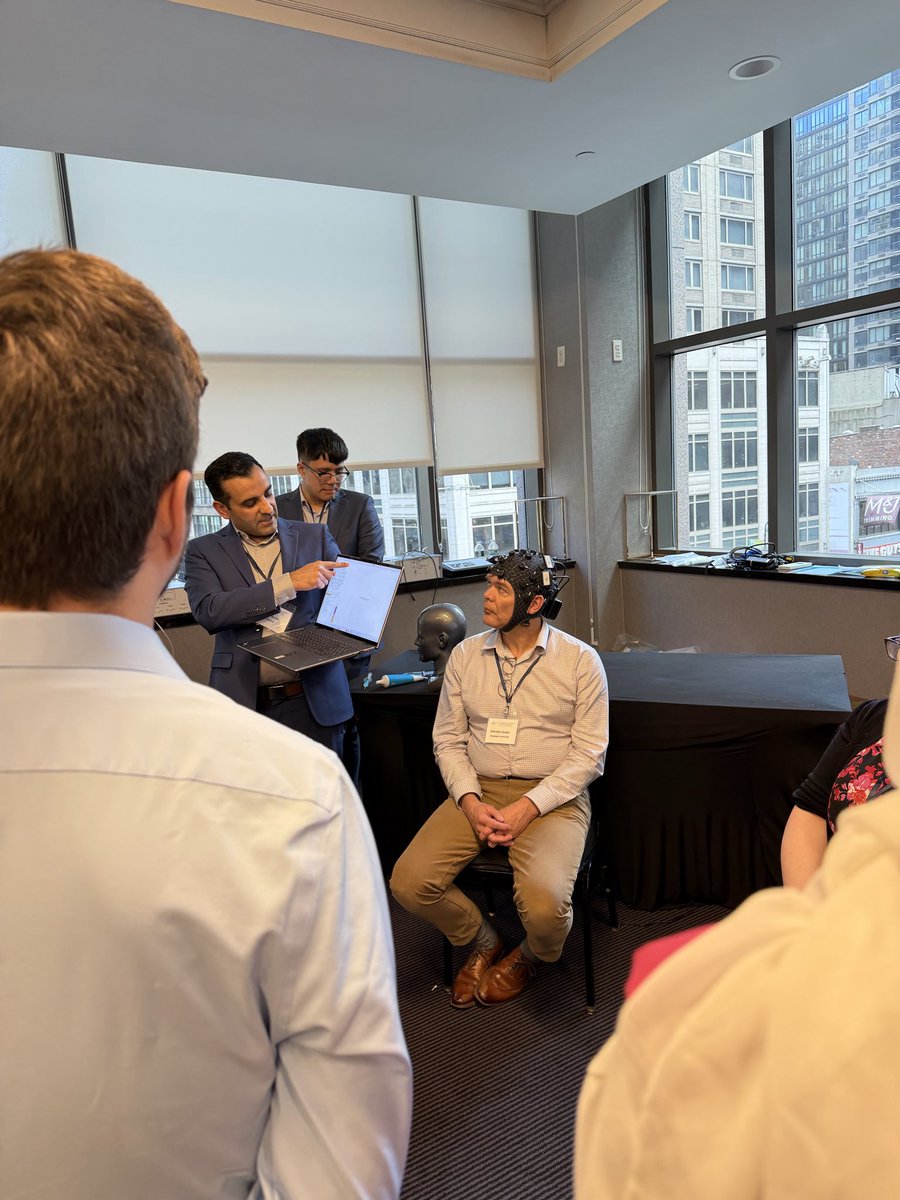 SoterixMedical's tweet image. Jelena Jovanović from mBrainTrain and the Soterix Medical lead hands-on training on @mBrainTrain's mobile EEG systems and the Soterix Medical MxN-GO EEG, a fully untethered system combining HD-tES and EEG. #ANNTW26 #EEG #HDtES #neuroscience