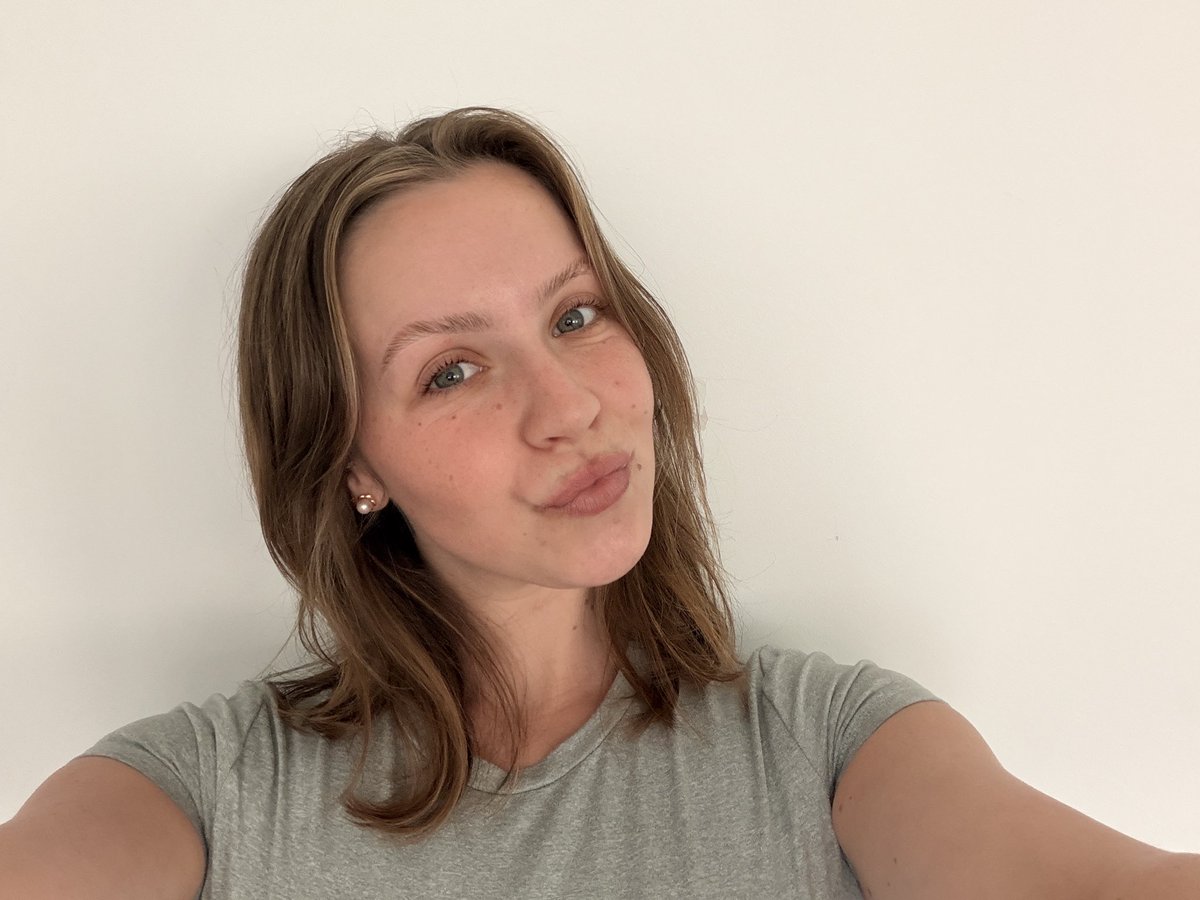 justsencity's tweet photo. Do we accept no makeup selfies here? 🫣 https://t.co/SsWfHJ4GOG