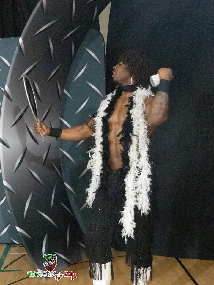 Simply Divine tweet media