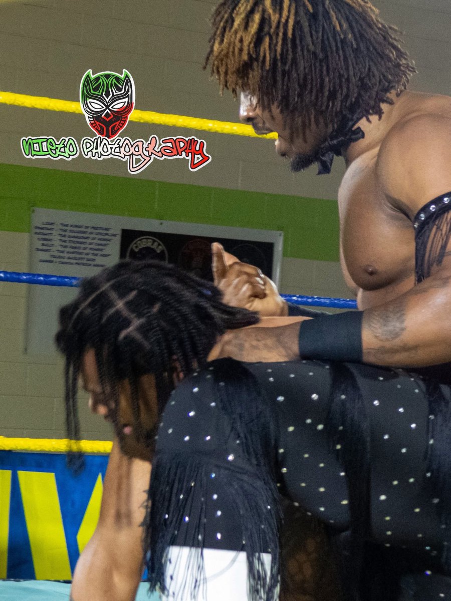 Simply Divine tweet media