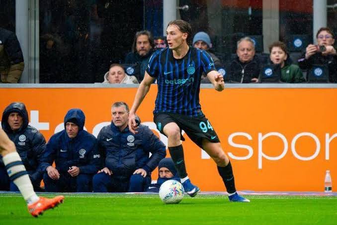 SandroCarama's tweet image. #Inter poco fluida e contratta contro un 5-3-2 del #Cagliari ben compatto e organizzato. Il peggiore #Mkhitaryan che ha sbagliato una quantità infinita di passaggi. Lato #Dumfries praticamente non si gioca mai

#InterCagliari