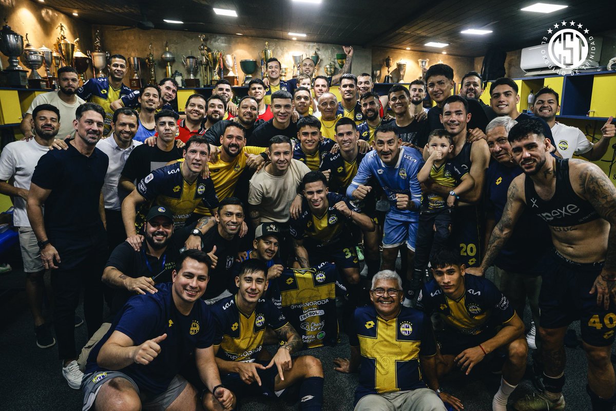 CST_1935's tweet photo. Nosotros, NOSOTROS SIEMPRE! 💪

💛💙 https://t.co/gX5gbKgC3x