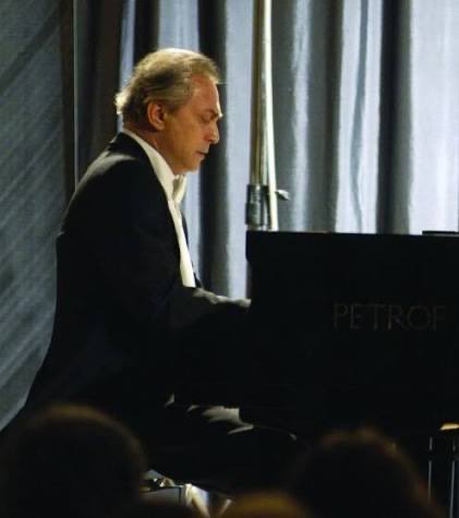 Mort du pianiste russe naturalisé autrichien Oleg Maisenberg le 16/04/2026. Né à Odessa le 29/04/1945, 2e Prix 1967 Concours Schubert de Vienne, où il émigre en 1981, Maisenberg s'est produit 121 fois au Konzerthaus de Vienne et il a été le partenaire privilégié de Gidon Kremer
