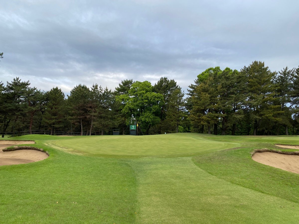 golf_ntv's tweet photo. #KKT杯バンテリンレディスオープン 2日目
⛳　青空も垣間見える #熊本空港カントリークラブ  からこのあと7時30分～1番H第1組スタート！CS放送日テレジータスにて全選手の模様を生中継でお伝えしていきます。#女子ゴルフ https://t.co/qdmqxabHQQ