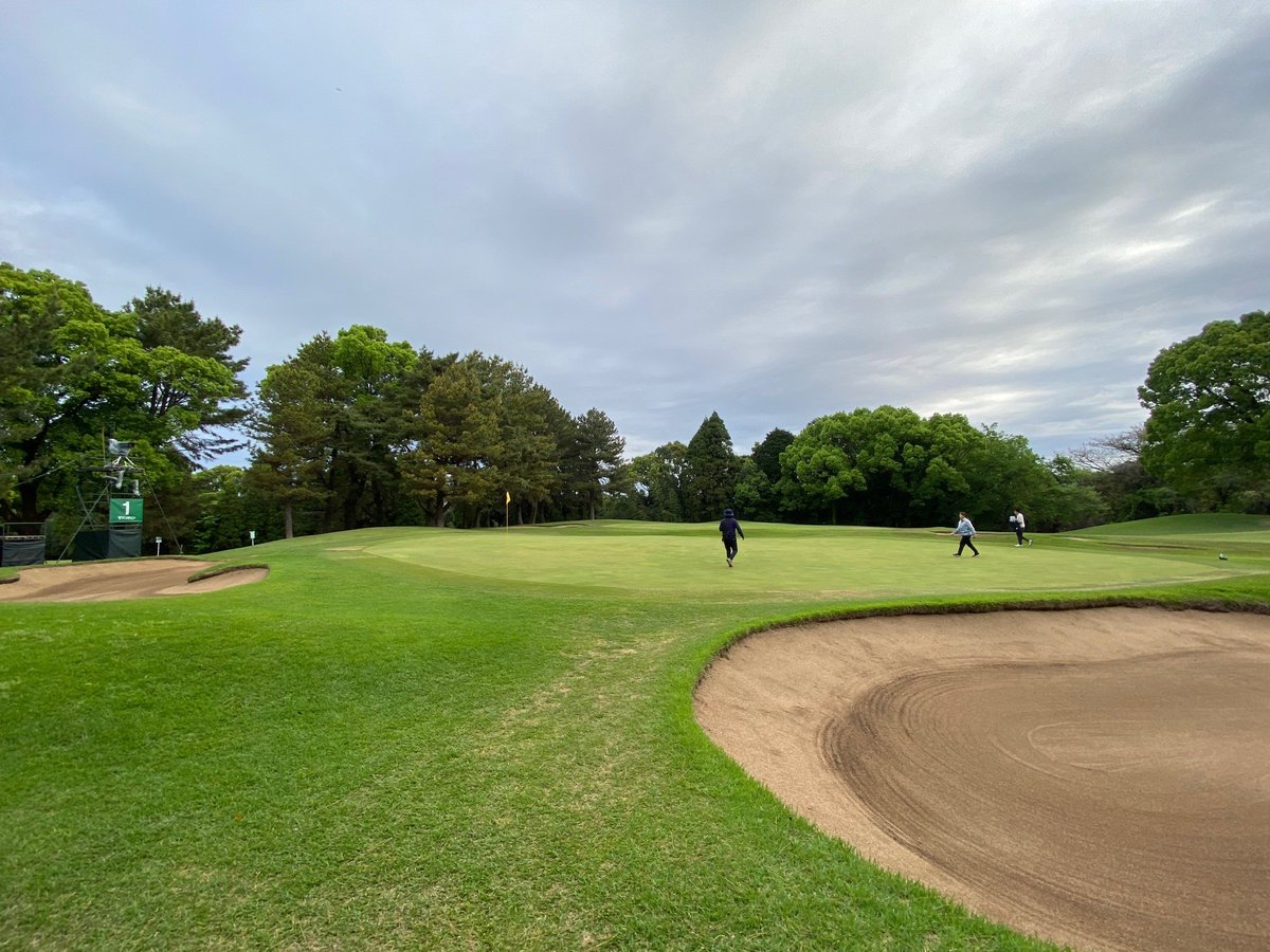 golf_ntv's tweet photo. #KKT杯バンテリンレディスオープン 2日目
⛳　青空も垣間見える #熊本空港カントリークラブ  からこのあと7時30分～1番H第1組スタート！CS放送日テレジータスにて全選手の模様を生中継でお伝えしていきます。#女子ゴルフ https://t.co/qdmqxabHQQ