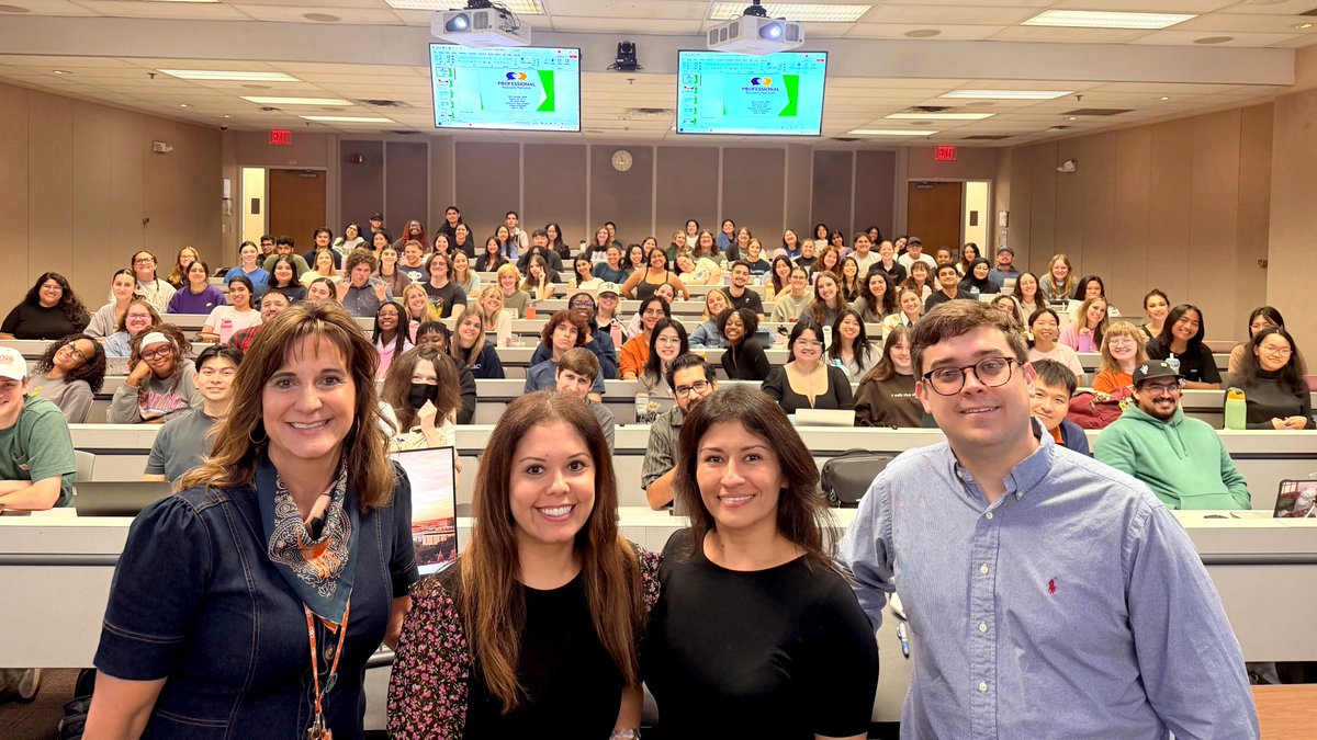 TXpharmAssn's tweet image. Staff members from TPA's Professional Recovery Network (PRN) met with P1 student #pharmacists at @UTexasPharmacy last Wednesday to share information about the PRN program including its history, how substance abuse and mental health are defined, why health care professionals are