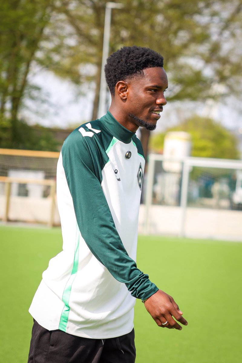 cheiikh footstyle tweet media