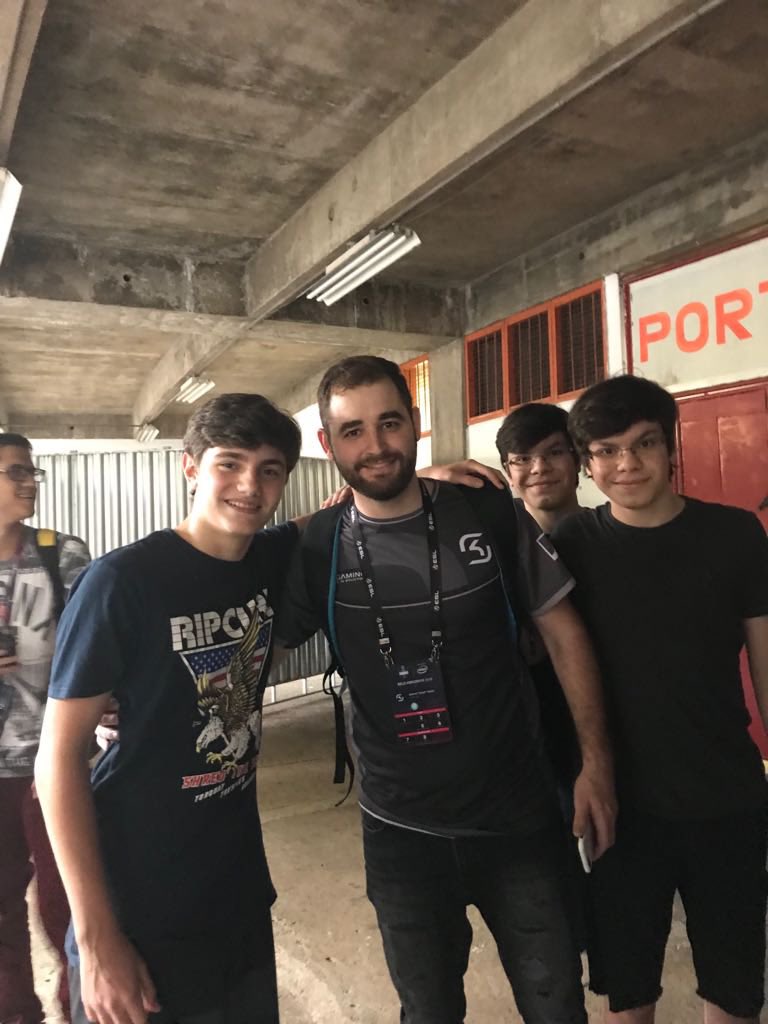 Fim de uma era ❤️ <a href="/FalleNCS/">Gabriel Toledo</a> 
<a href="/gafolo1/">Victor Andrade</a> <a href="/Reixzao/">Reix</a>